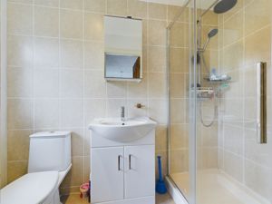 Ensuite- click for photo gallery